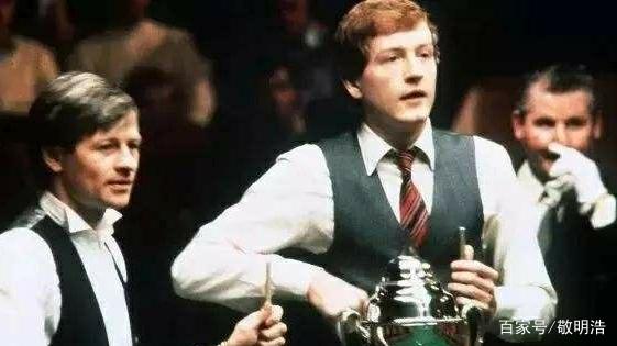 迫使张本选 迫使张本选